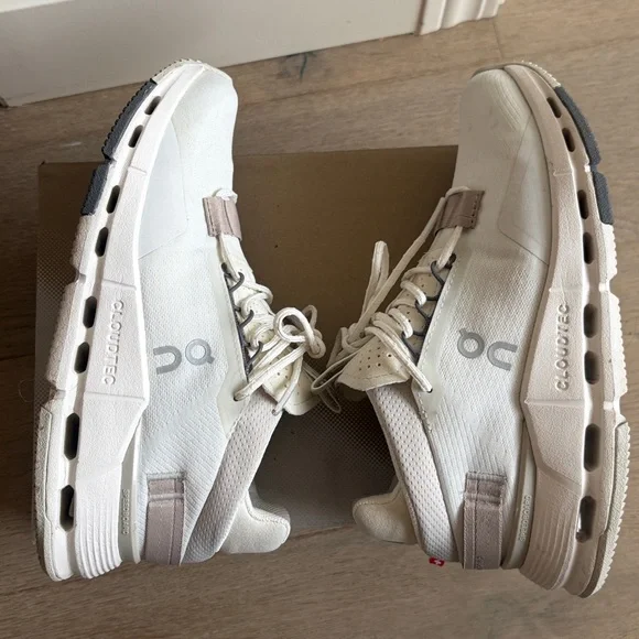 GUC on running cloudnova 2 ice/sand size 5.5 with original shoe box - Picture 8 of 16